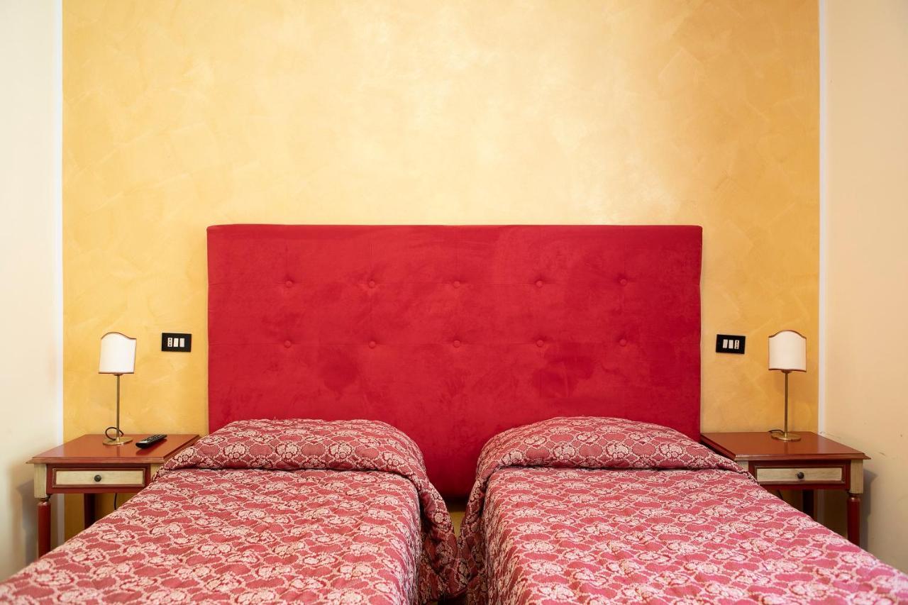 Hotel Fiordigigli L'Aquila Luaran gambar