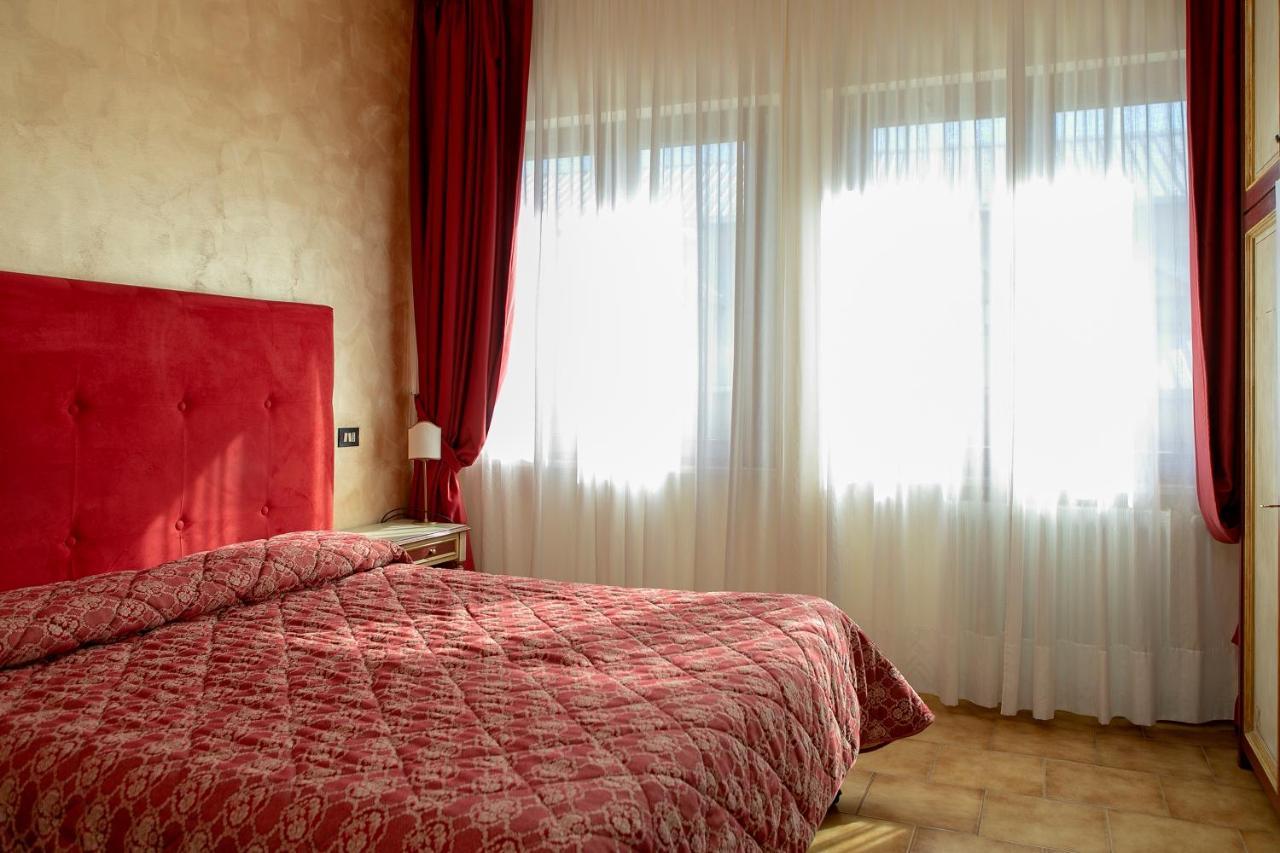 Hotel Fiordigigli L'Aquila Luaran gambar