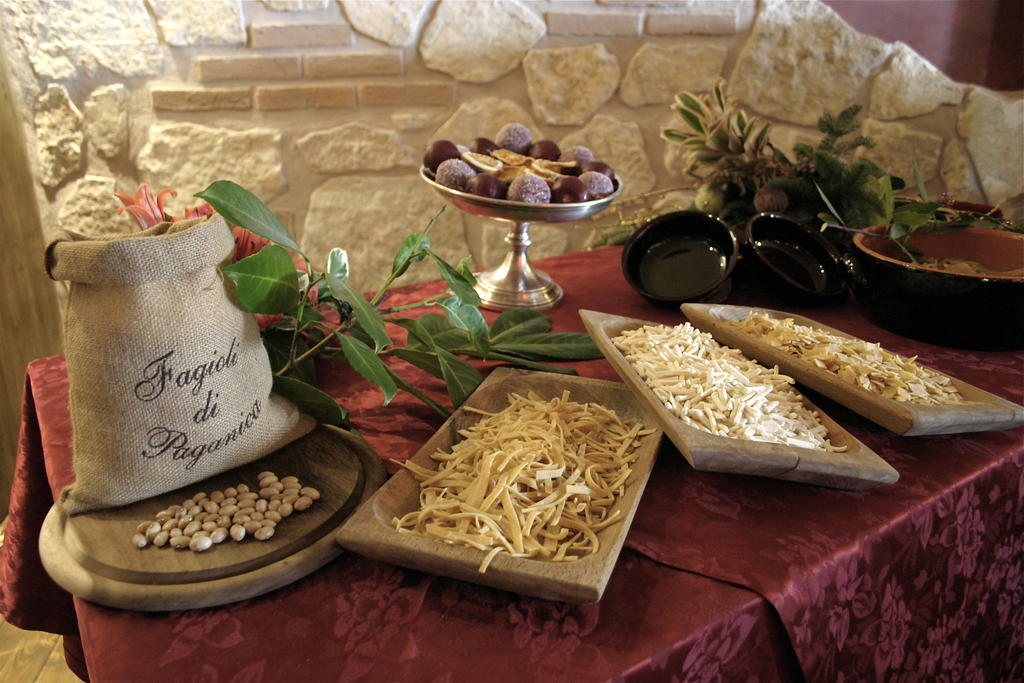 Hotel Fiordigigli L'Aquila Luaran gambar