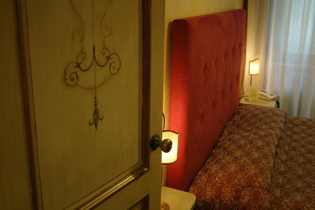 Hotel Fiordigigli L'Aquila Luaran gambar
