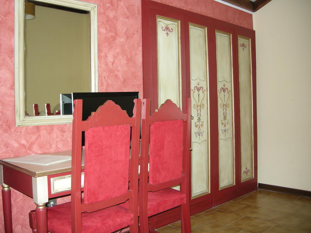 Hotel Fiordigigli L'Aquila Bilik gambar