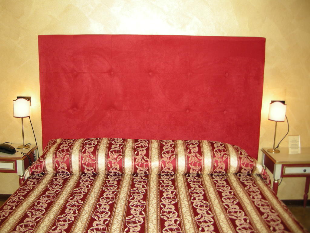 Hotel Fiordigigli L'Aquila Bilik gambar
