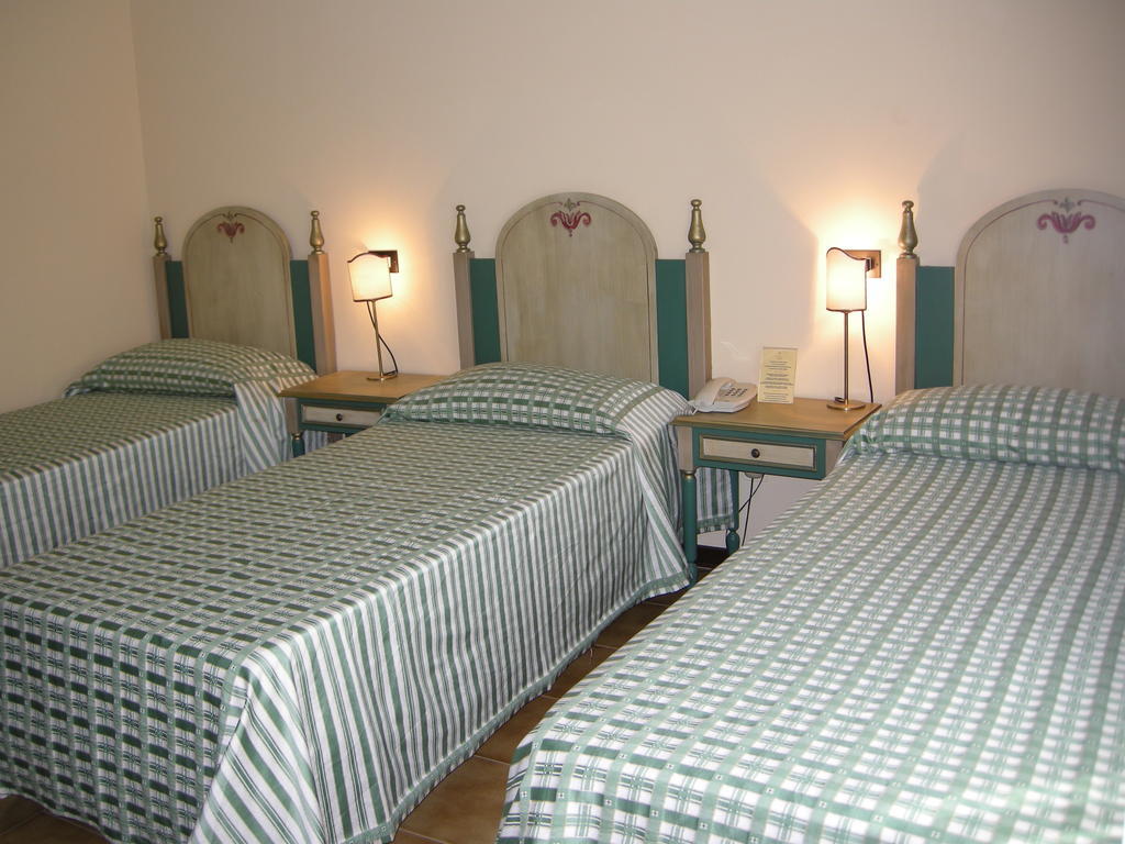 Hotel Fiordigigli L'Aquila Bilik gambar